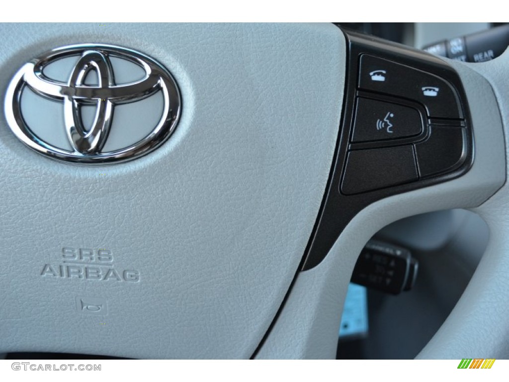 2014 Sienna LE - Silver Sky Metallic / Light Gray photo #22