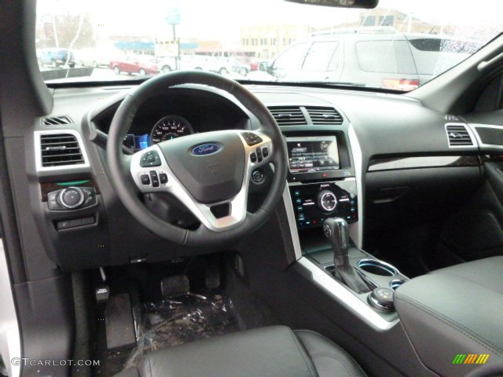 2014 Ford Explorer Limited 4WD Dashboard Photos