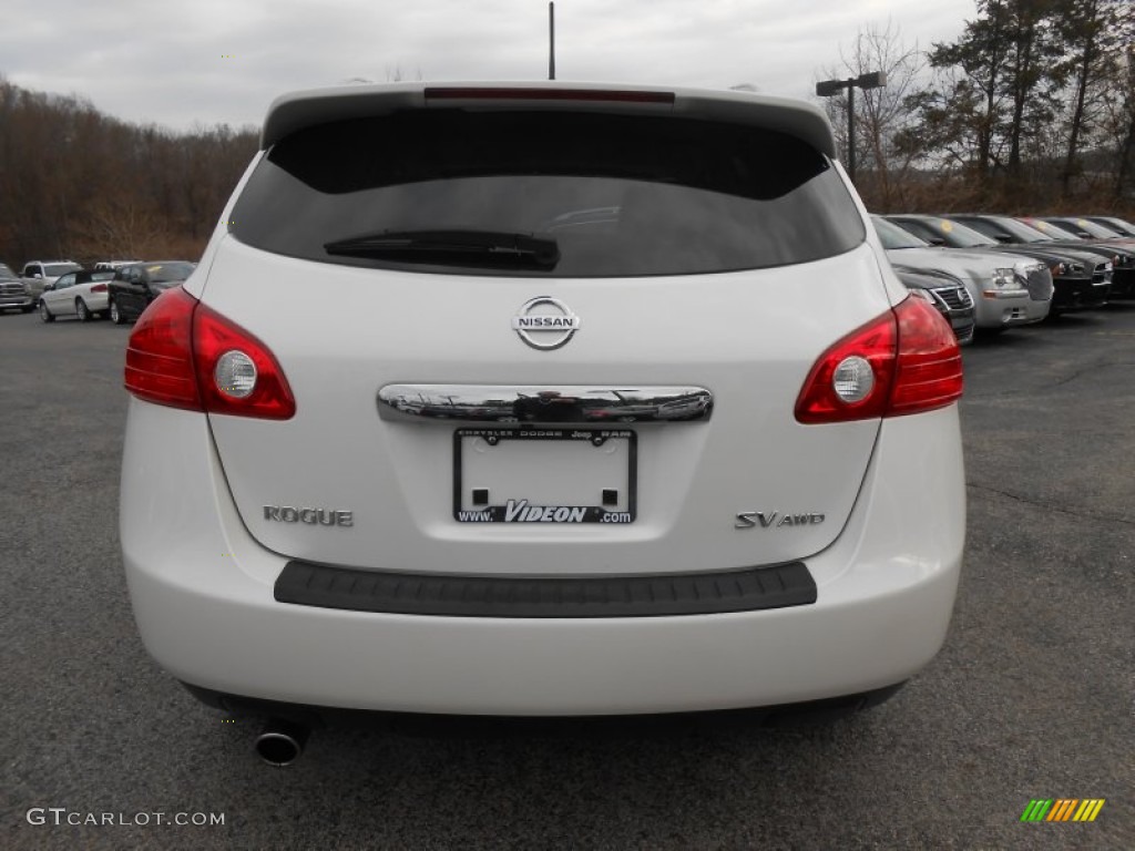 2012 Rogue SV AWD - Pearl White / Gray photo #6