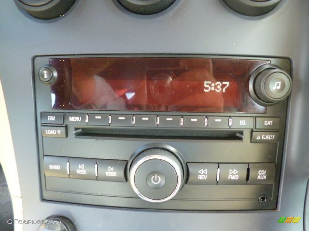 2007 Solstice Roadster - Pure White / Steel/Sand photo #19