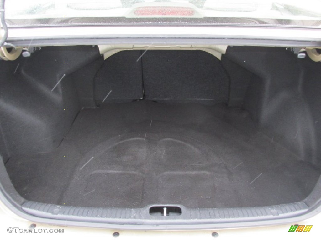 2009 Kia Spectra EX Sedan Trunk Photo #89903869