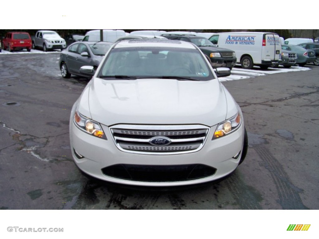 2010 Taurus Limited AWD - White Platinum Metallic Tri-Coat / Light Stone photo #2