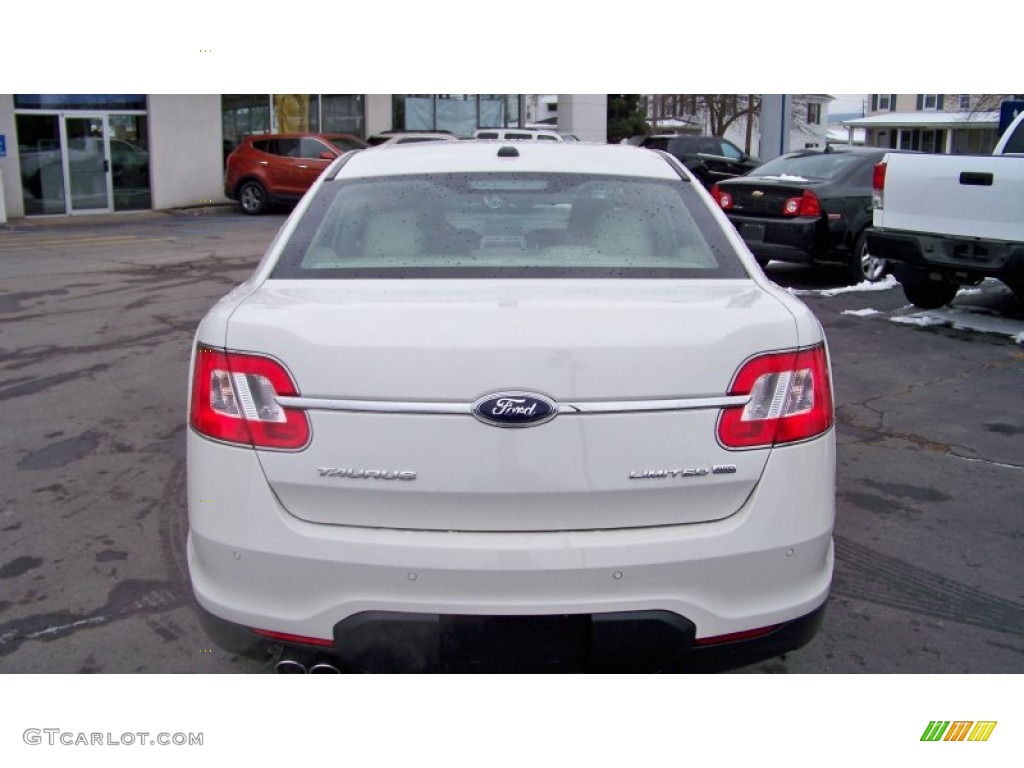 2010 Taurus Limited AWD - White Platinum Metallic Tri-Coat / Light Stone photo #6