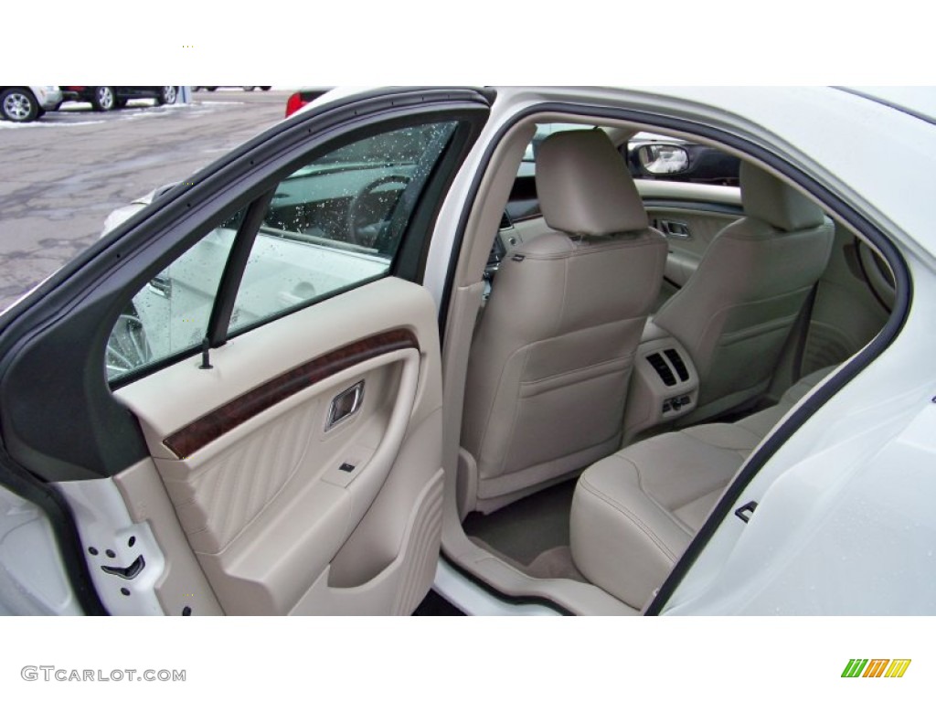 2010 Taurus Limited AWD - White Platinum Metallic Tri-Coat / Light Stone photo #15