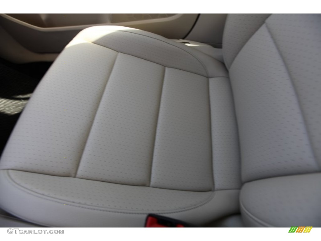 2014 Volkswagen Jetta TDI SportWagen Front Seat Photos