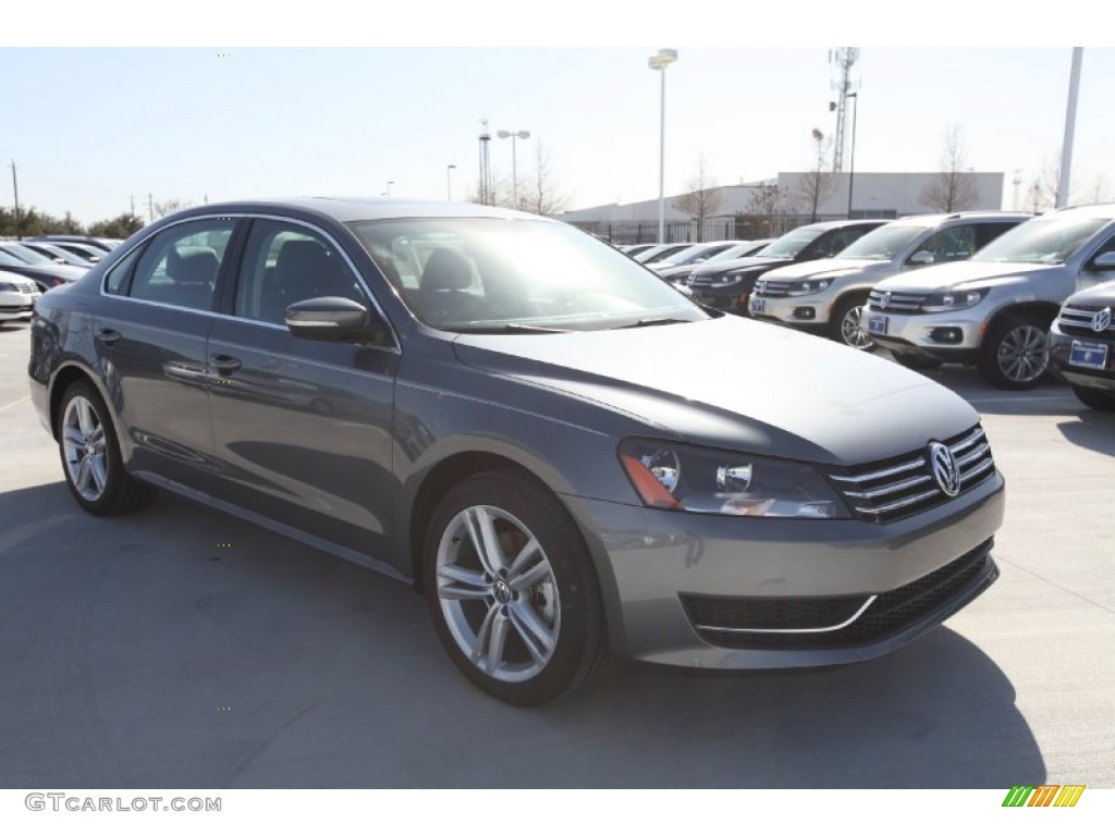 2014 Passat 1.8T SE - Platinum Gray Metallic / Titan Black photo #1