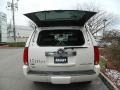 White Diamond - Escalade Luxury AWD Photo No. 8
