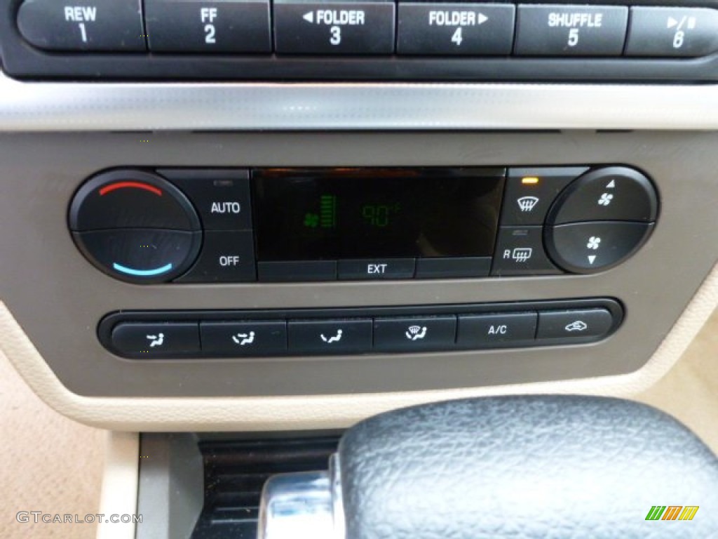 2007 Mercury Milan V6 Premier Controls Photos