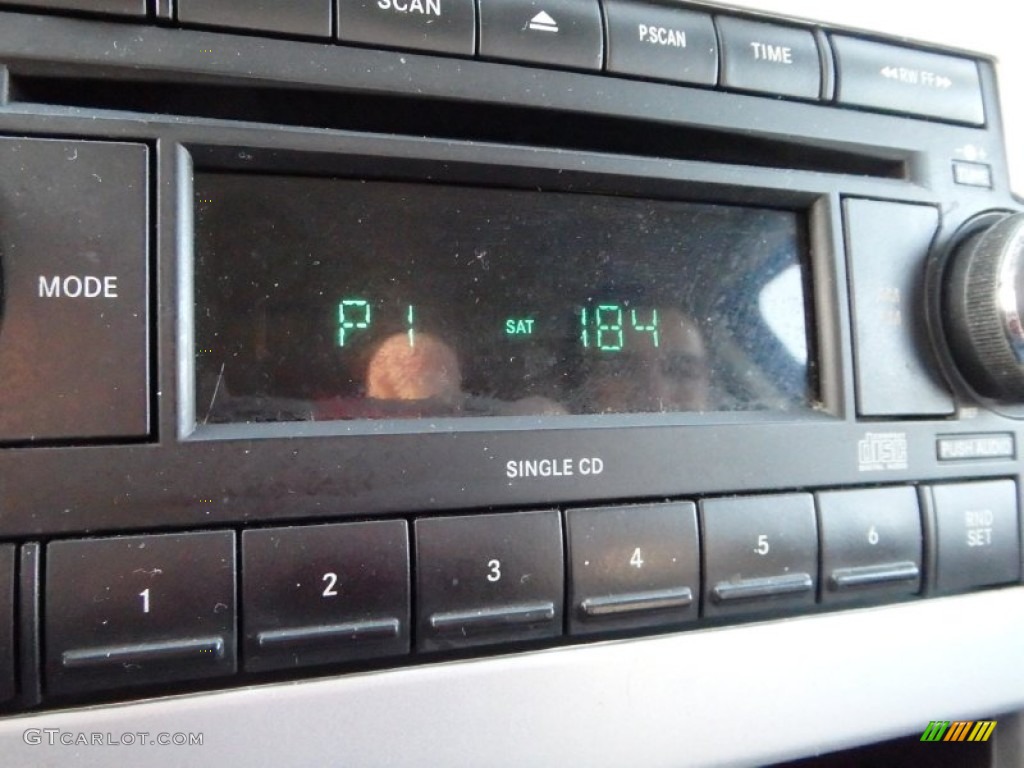 2008 Caliber SXT - Light Khaki Metallic / Pastel Pebble Beige photo #15