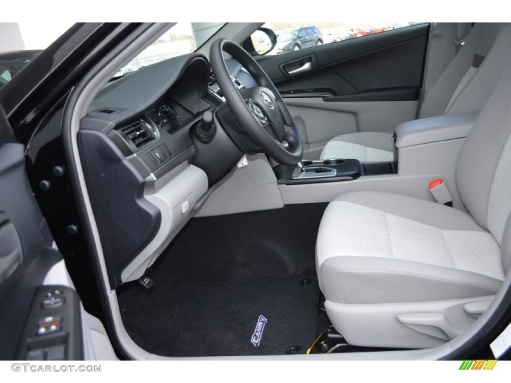 2014 Camry L - Attitude Black Metallic / Ash photo #5