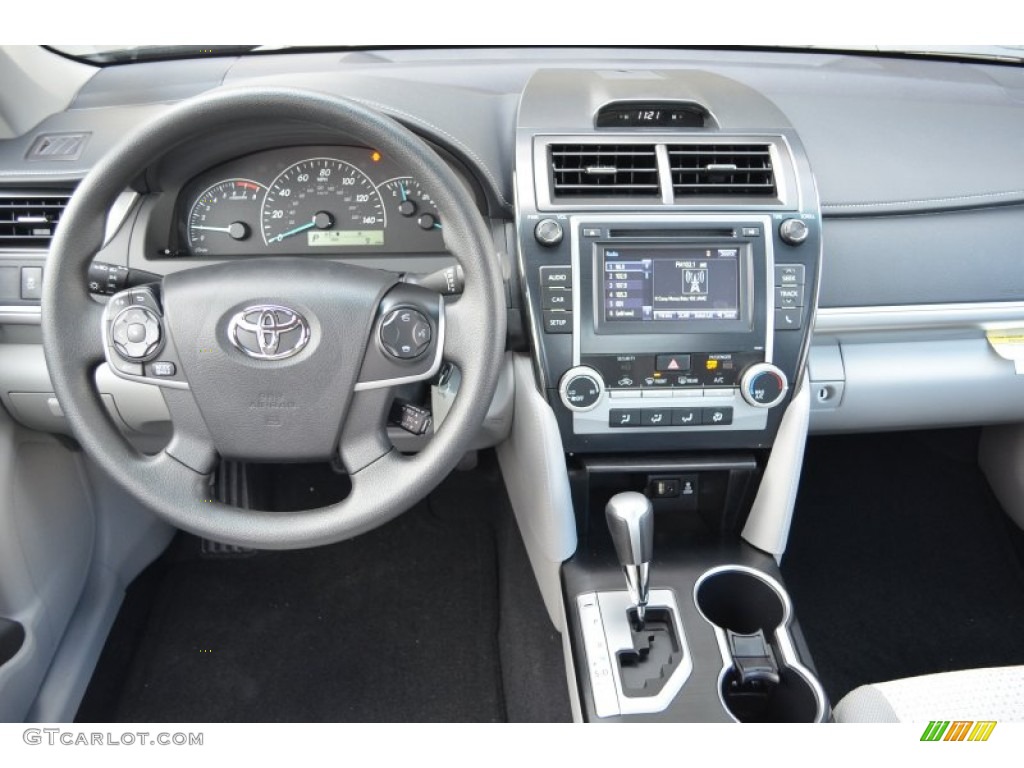 2014 Camry L - Attitude Black Metallic / Ash photo #10