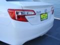Super White - Camry SE Photo No. 20