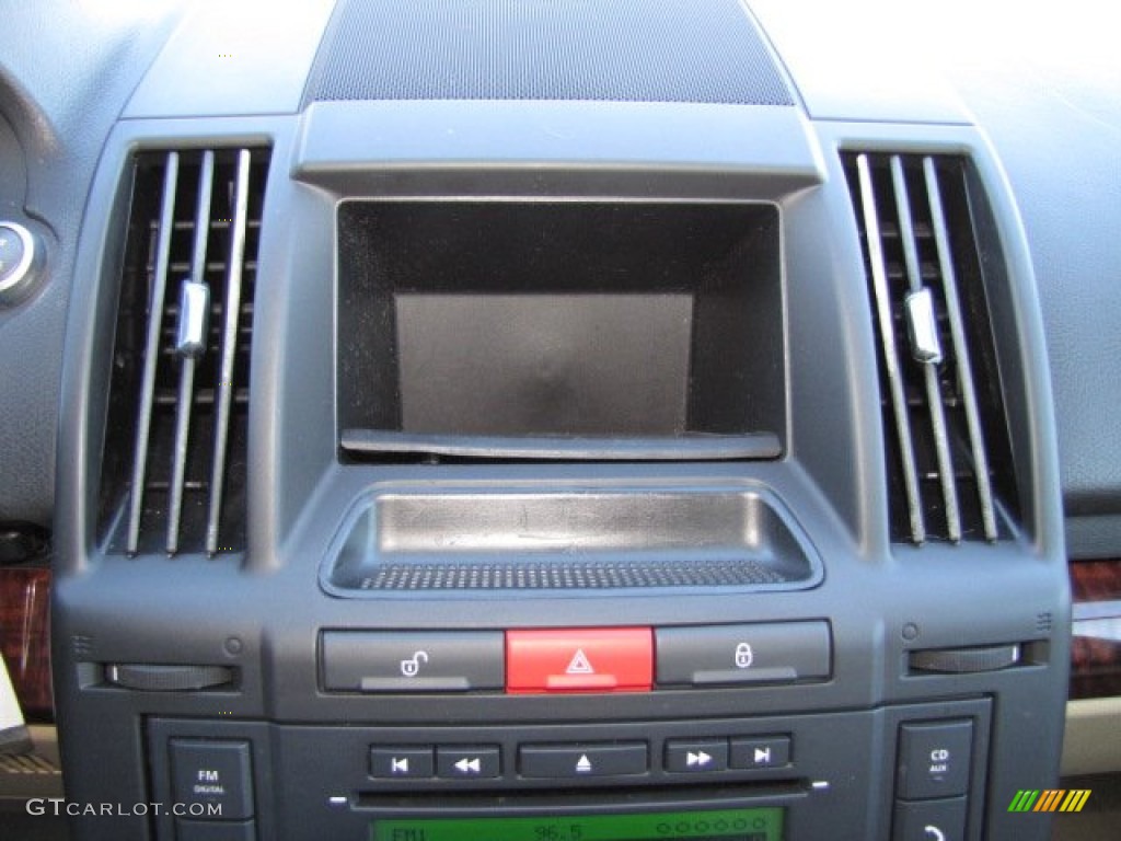 2008 Land Rover LR2 HSE Controls Photo #89926731