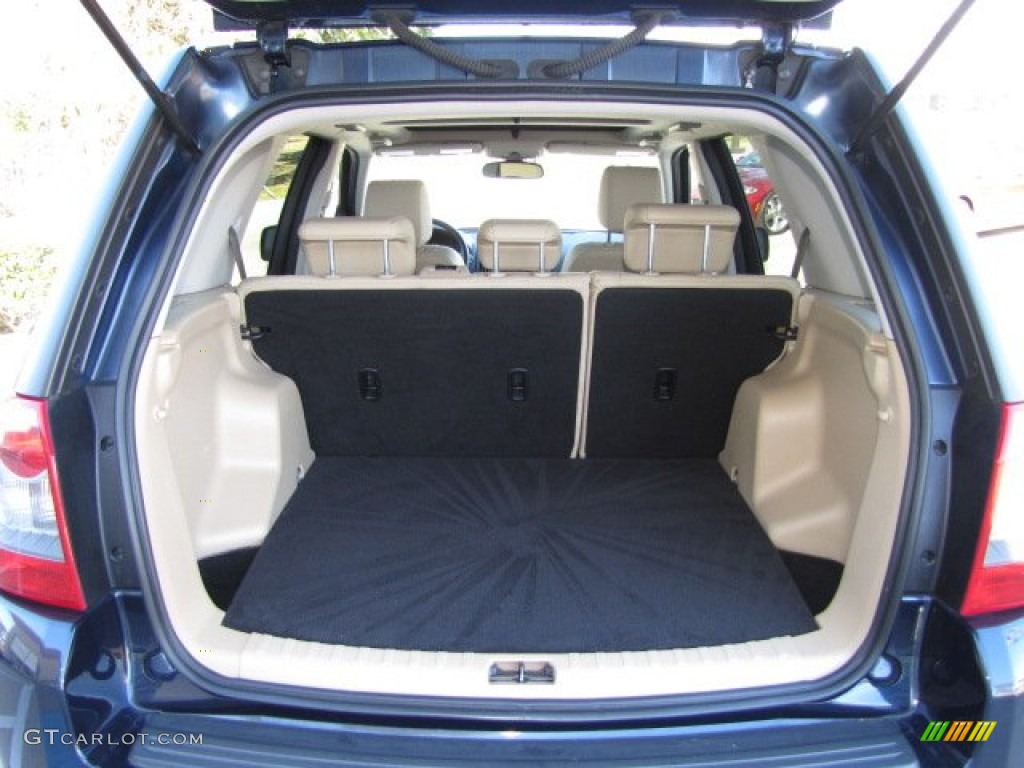 2008 Land Rover LR2 HSE Trunk Photos