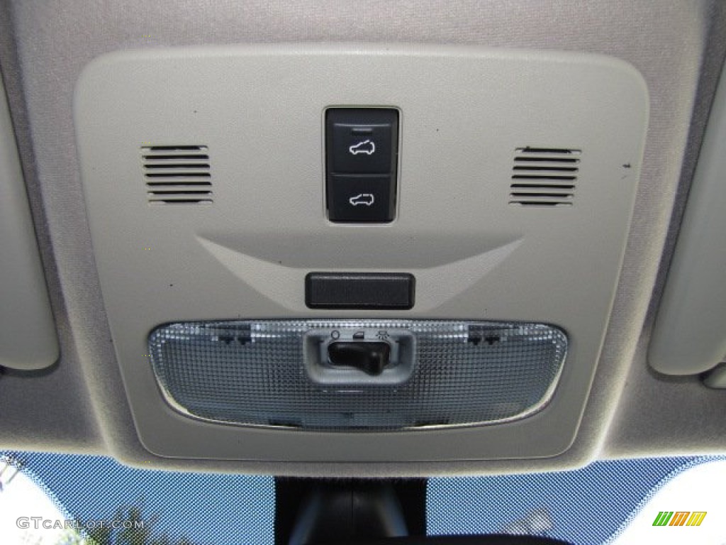 2008 Land Rover LR2 HSE Controls Photo #89927052