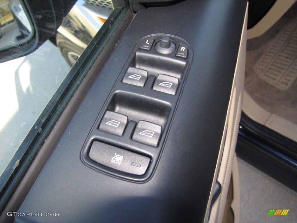 2008 Land Rover LR2 HSE Controls Photos