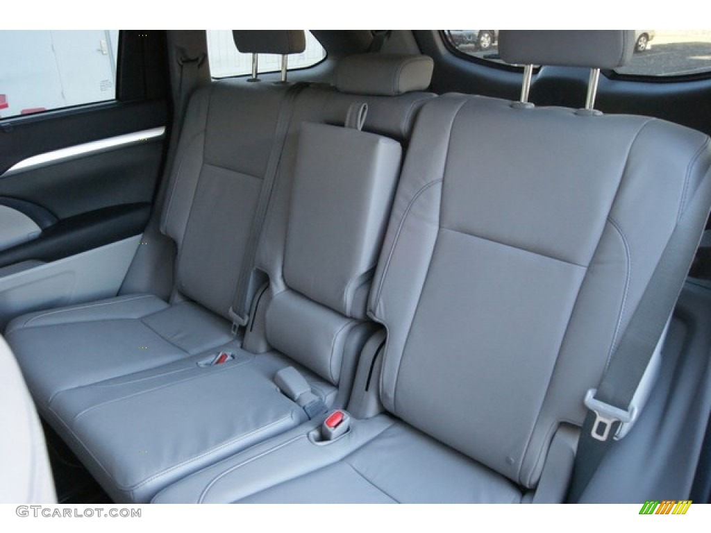 2014 Toyota Highlander XLE AWD Rear Seat Photos