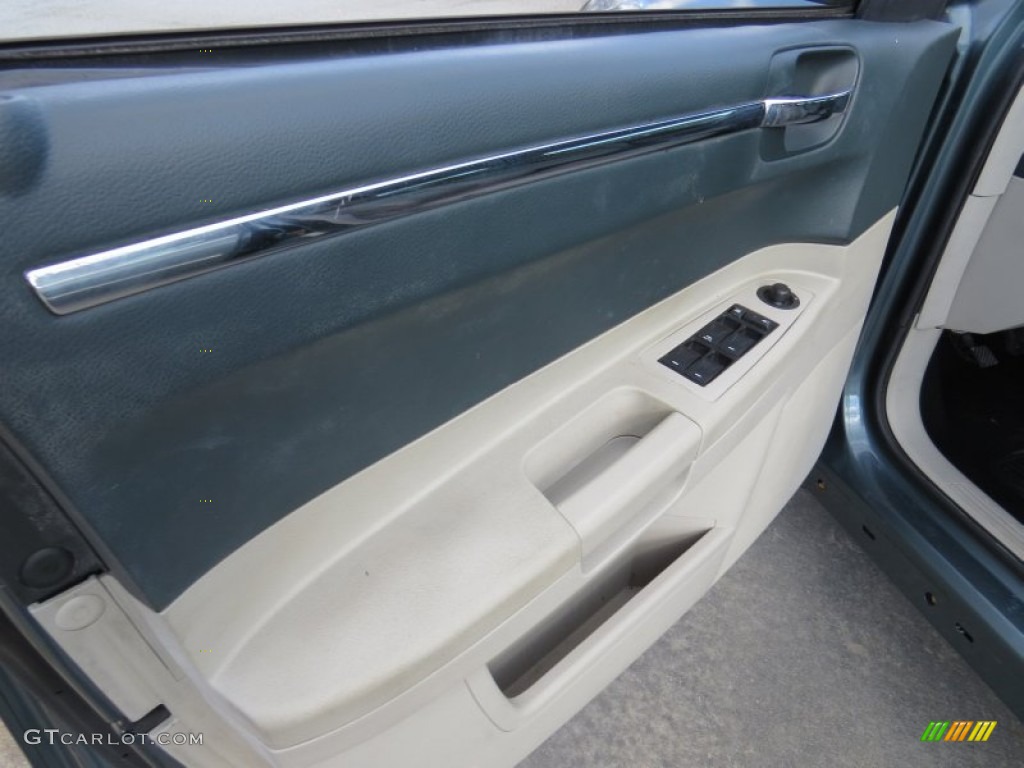 2006 300 Touring - Magnesium Pearlcoat / Dark Slate Gray/Light Graystone photo #7
