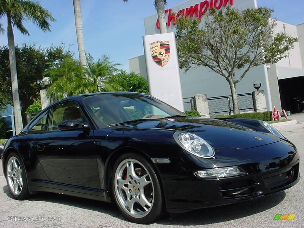 Black Porsche 911
