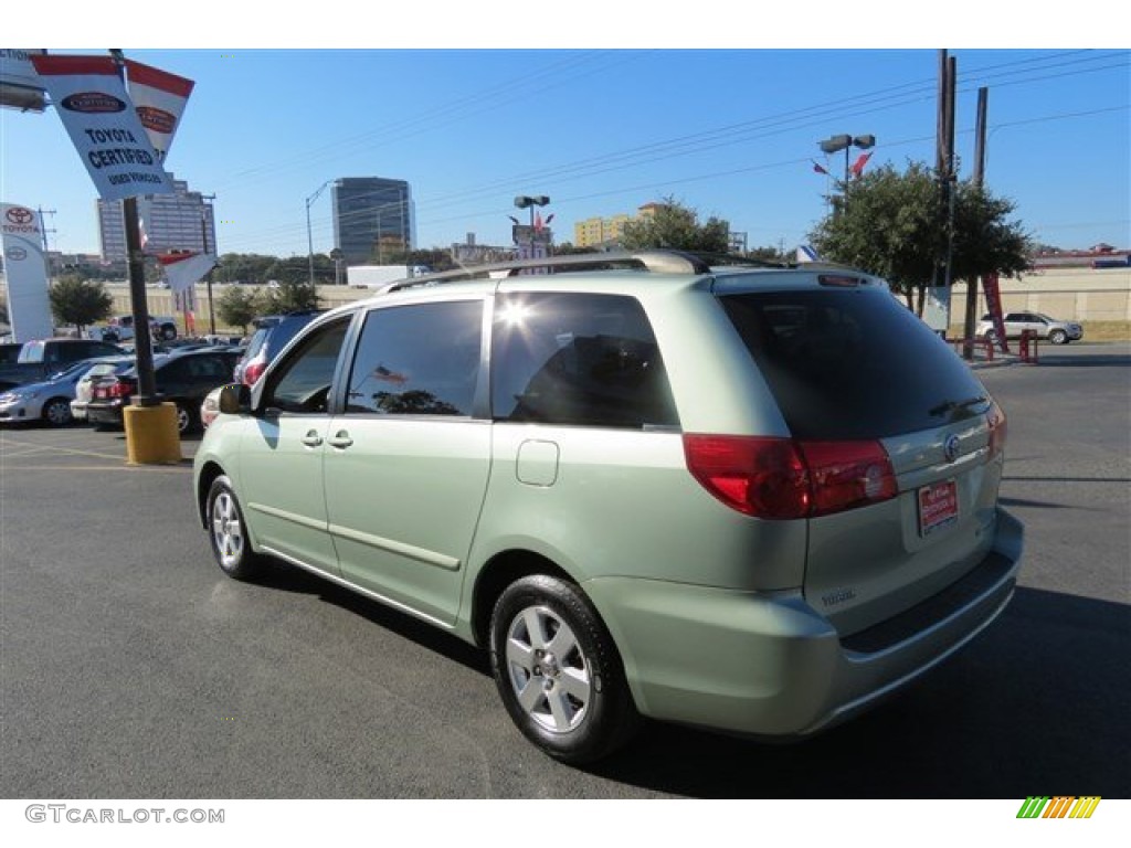 2006 Sienna XLE - Silver Pine Mica / Stone Gray photo #5
