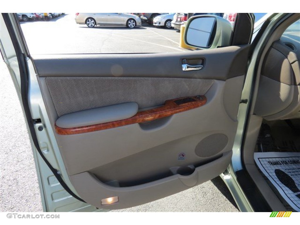 2006 Sienna XLE - Silver Pine Mica / Stone Gray photo #10