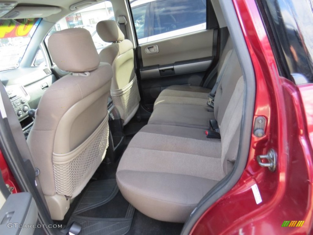 2004 Mitsubishi Endeavor XLS Rear Seat Photo #89938425