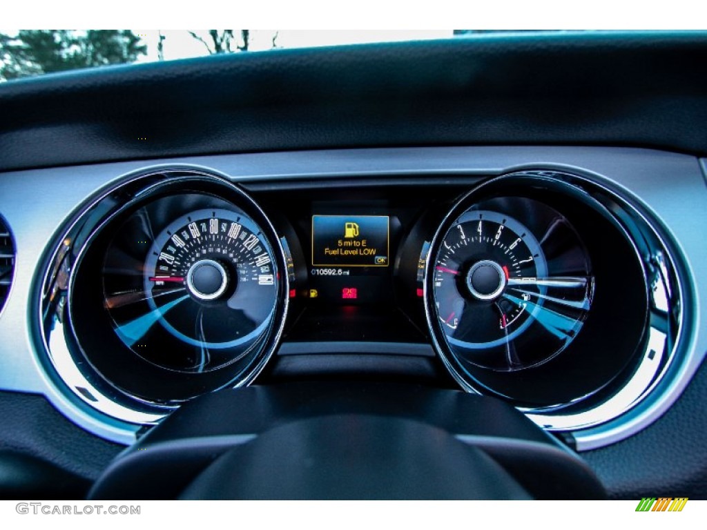 2013 Ford Mustang GT Premium Convertible Gauges Photo #89940600