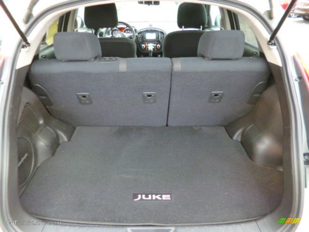 2012 Juke SV AWD - White Pearl / Black/Silver Trim photo #14