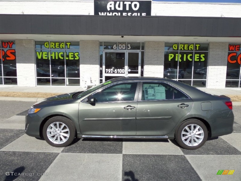 2013 Camry XLE - Cypress Green Metallic / Ivory photo #1