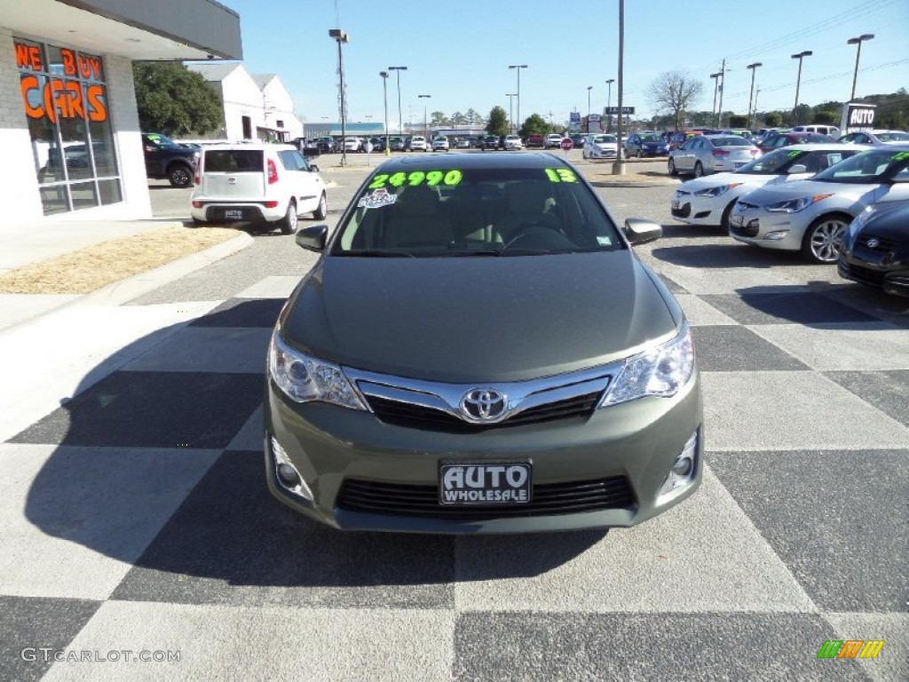 2013 Camry XLE - Cypress Green Metallic / Ivory photo #2