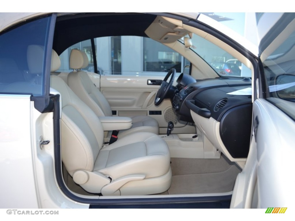 2009 Volkswagen New Beetle 2.5 Convertible Front Seat Photo #89945208