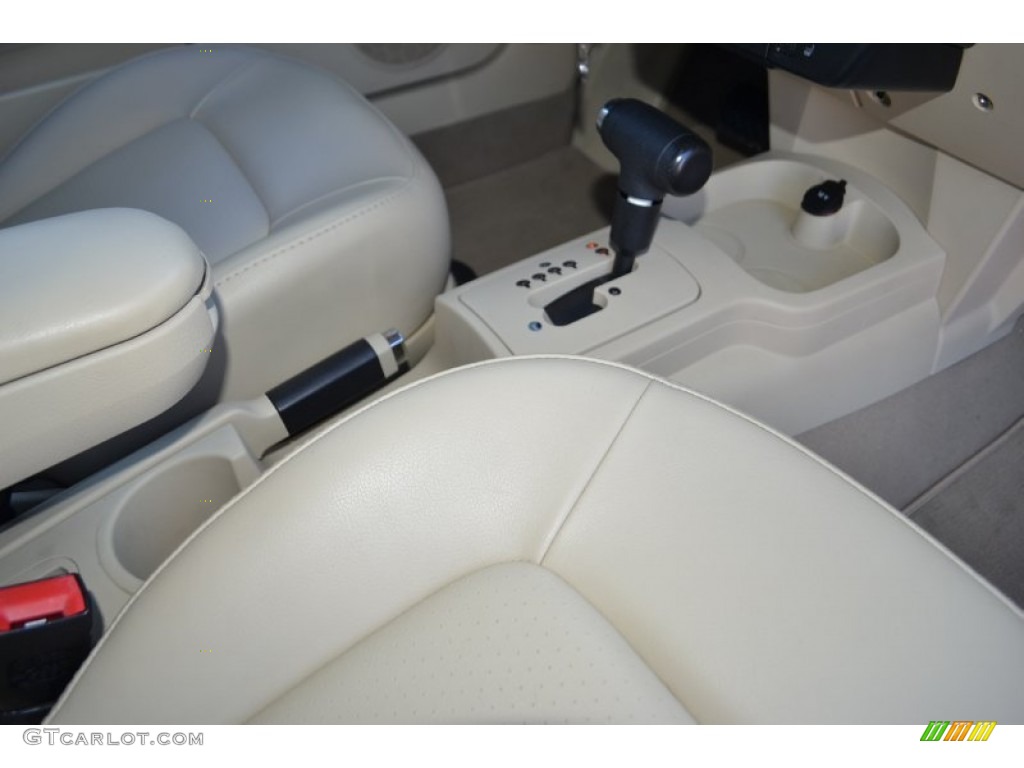 2009 Volkswagen New Beetle 2.5 Convertible Transmission Photos