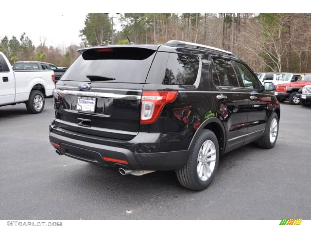 2012 Explorer FWD - Tuxedo Black Metallic / Medium Light Stone photo #5