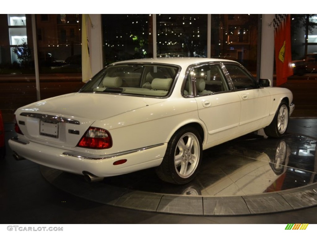 1999 XJ XJR - Spindrift White / Oatmeal photo #7