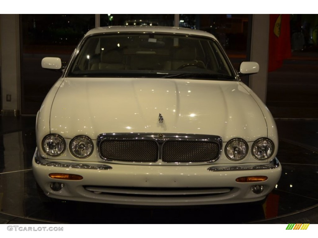 1999 XJ XJR - Spindrift White / Oatmeal photo #17