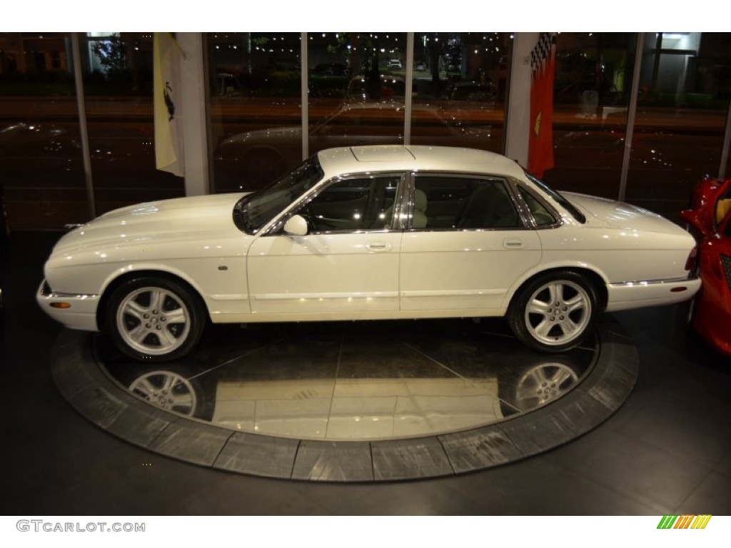 1999 XJ XJR - Spindrift White / Oatmeal photo #23