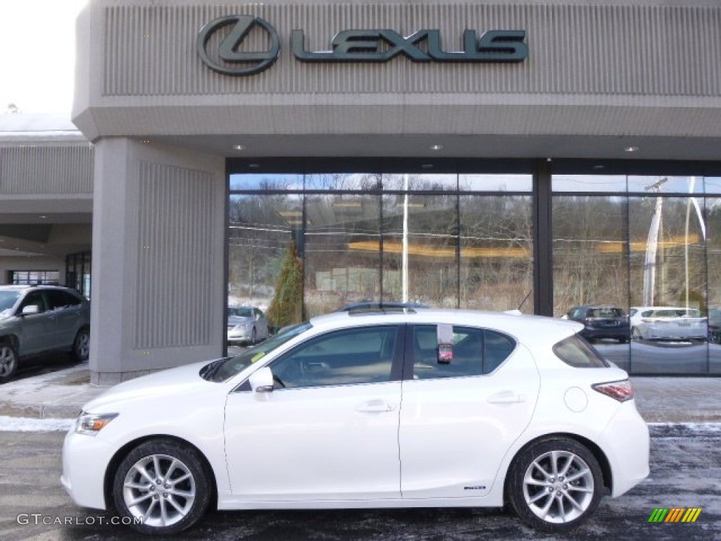 2013 CT 200h Hybrid - Ultra White / Black photo #2