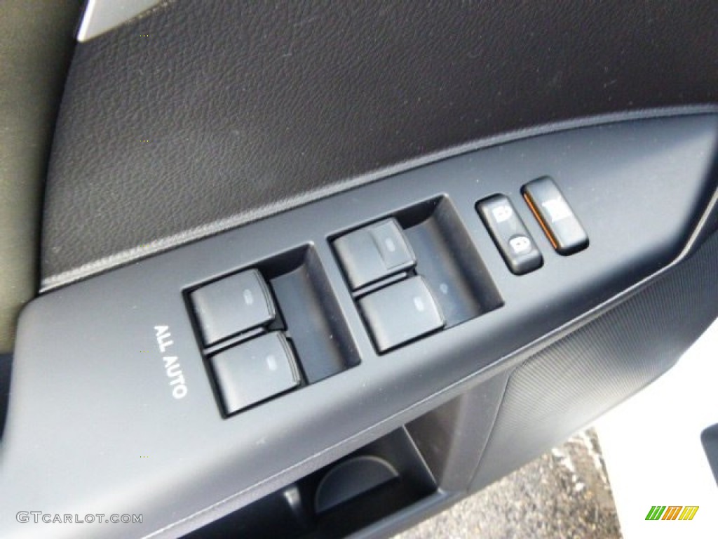 2013 CT 200h Hybrid - Ultra White / Black photo #12