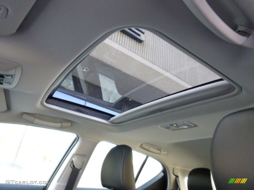 2013 CT 200h Hybrid - Ultra White / Black photo #13