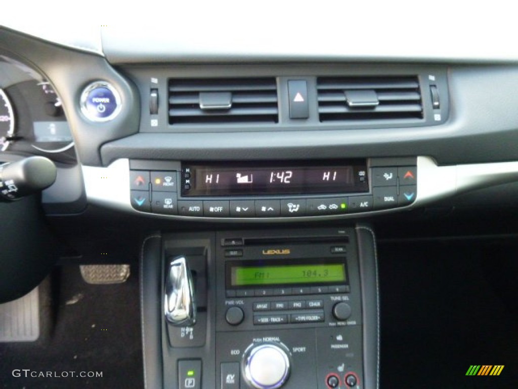 2013 CT 200h Hybrid - Ultra White / Black photo #14