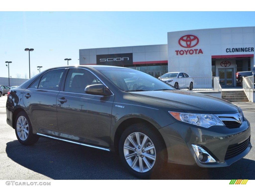 2014 Camry Hybrid XLE - Cypress Pearl / Ivory photo #1