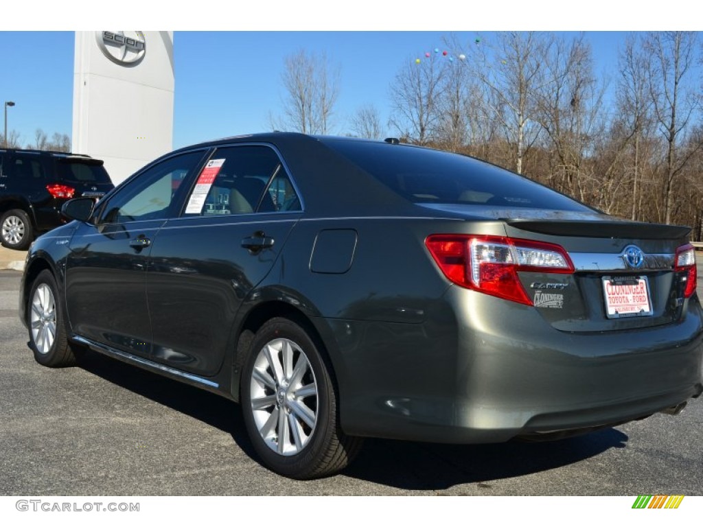 2014 Camry Hybrid XLE - Cypress Pearl / Ivory photo #27