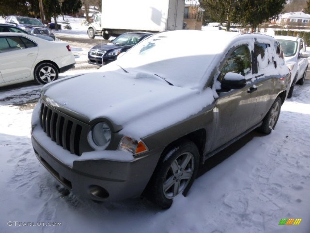 2007 Compass Sport 4x4 - Light Khaki Metallic / Pastel Pebble Beige photo #3