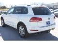Pure White - Touareg TDI Lux 4Motion Photo No. 5