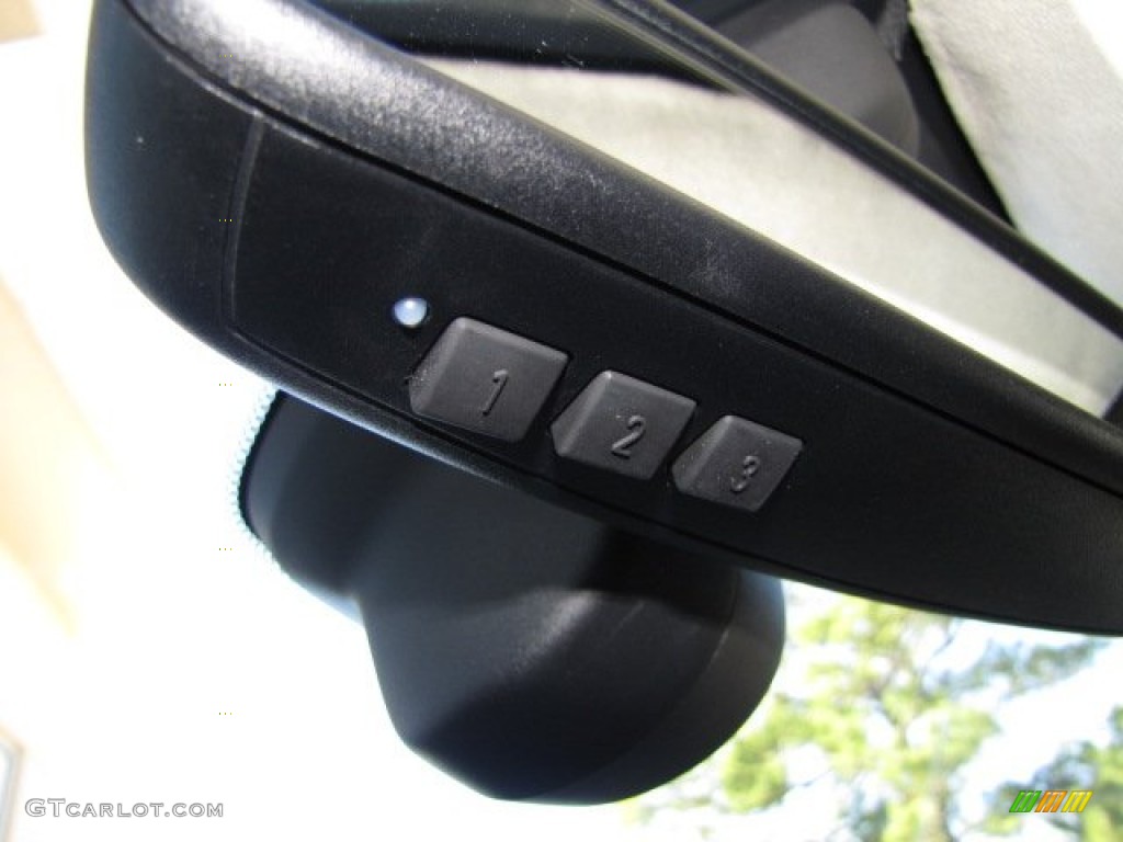 2011 XJ XJL - Liquid Silver Metallic / Jet Black/Ivory photo #44