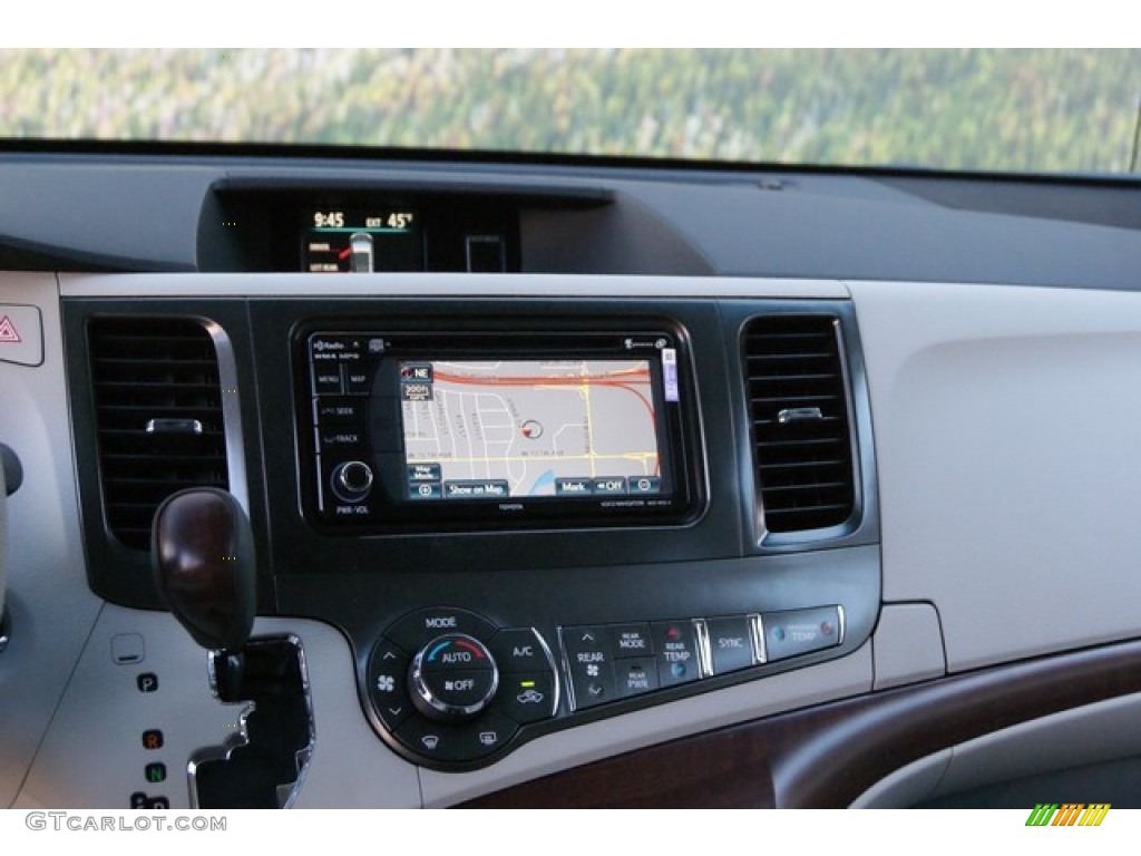 2014 Sienna XLE - Silver Sky Metallic / Light Gray photo #6