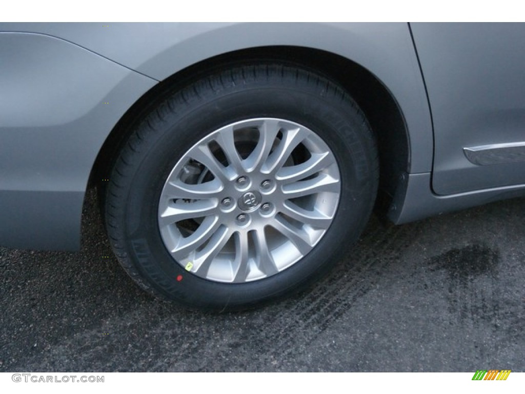 2014 Sienna XLE - Silver Sky Metallic / Light Gray photo #10