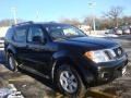 Super Black - Pathfinder SE 4x4 Photo No. 3
