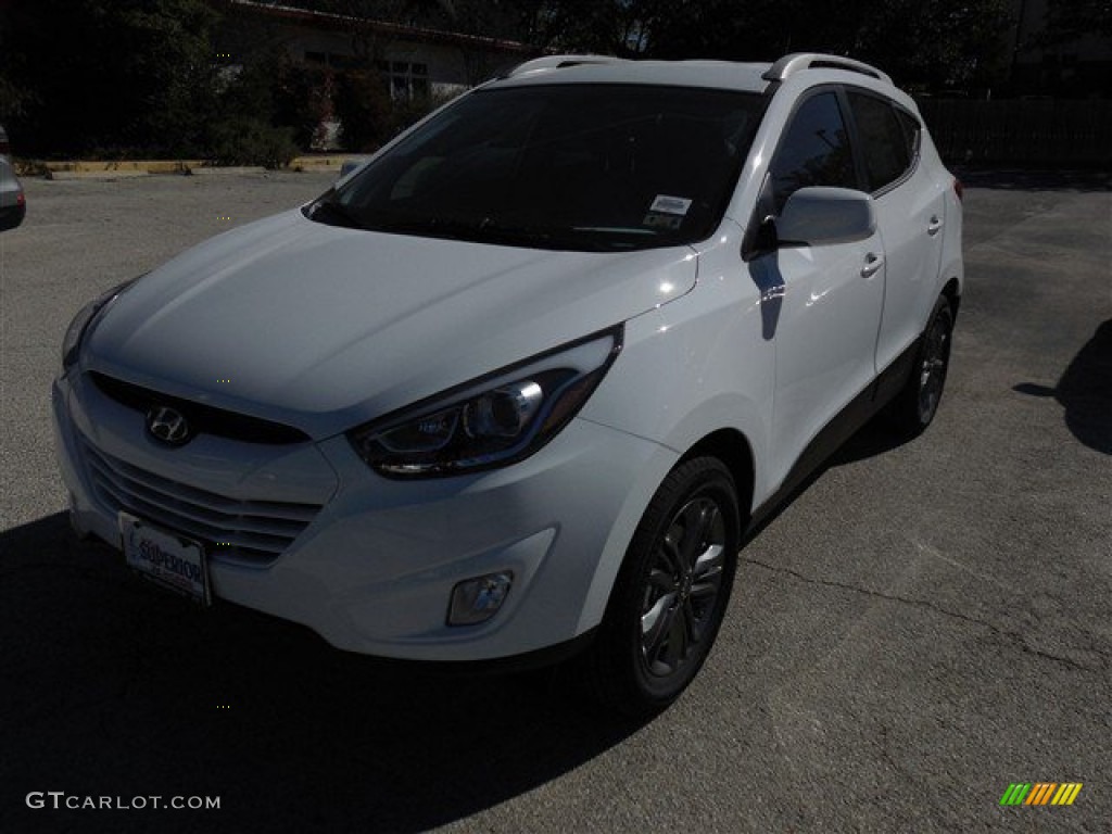 Winter White Hyundai Tucson