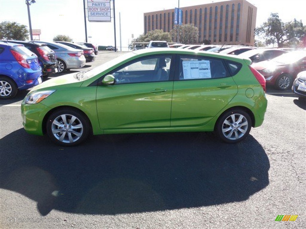 2014 Accent SE 5 Door - Electrolyte Green / Black photo #3